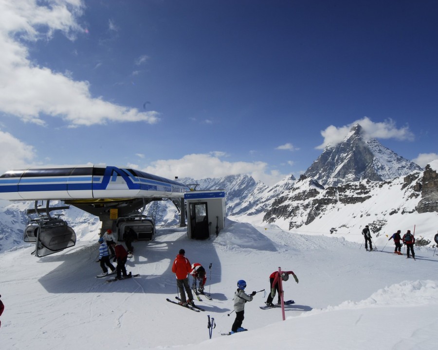 Cervinia Ski Lift.jpg