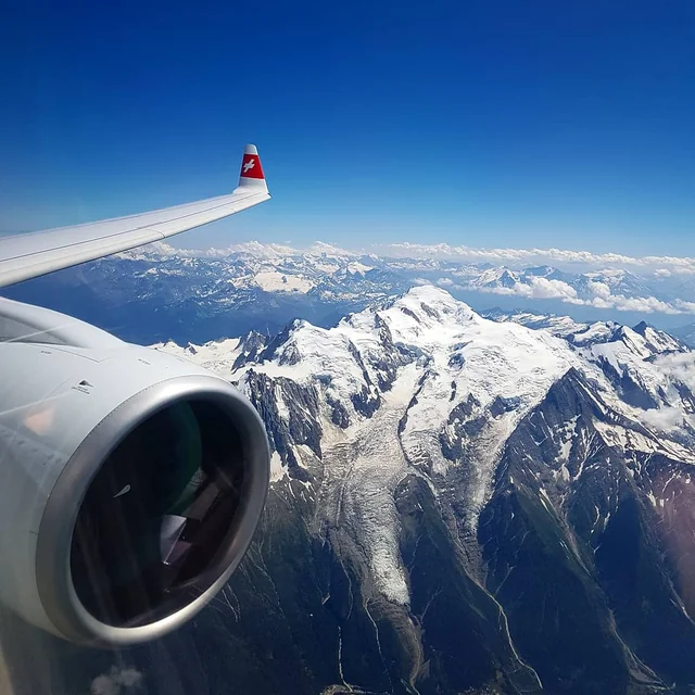 beautiful view on the mont blanc around 8 minutes before v0 hjzfwmxy21d11